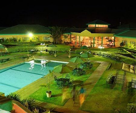 Crossroads Hotel Lilongwe Exterior foto