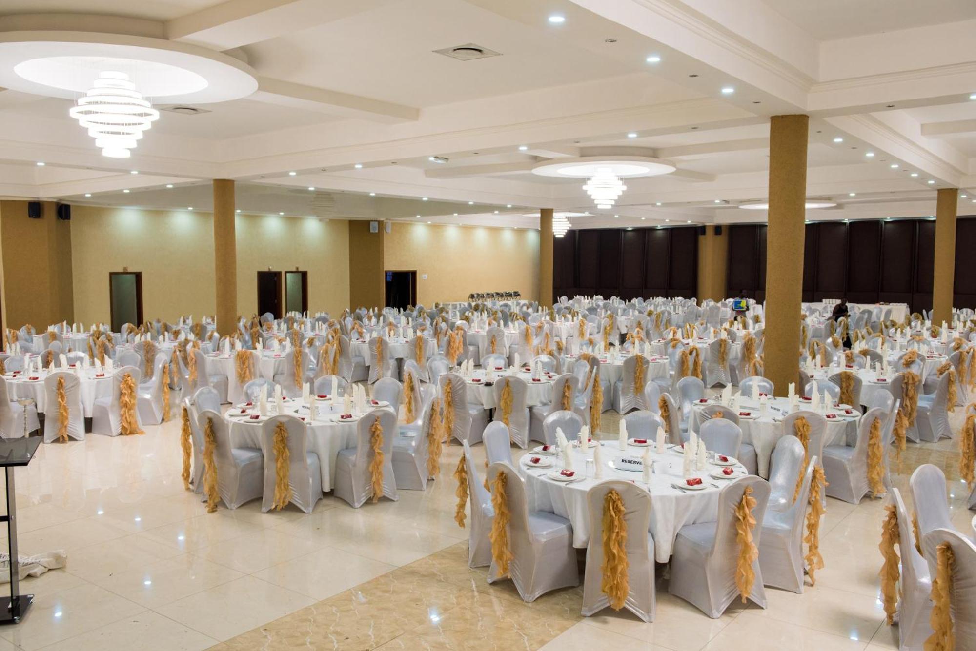 Crossroads Hotel Lilongwe Exterior foto