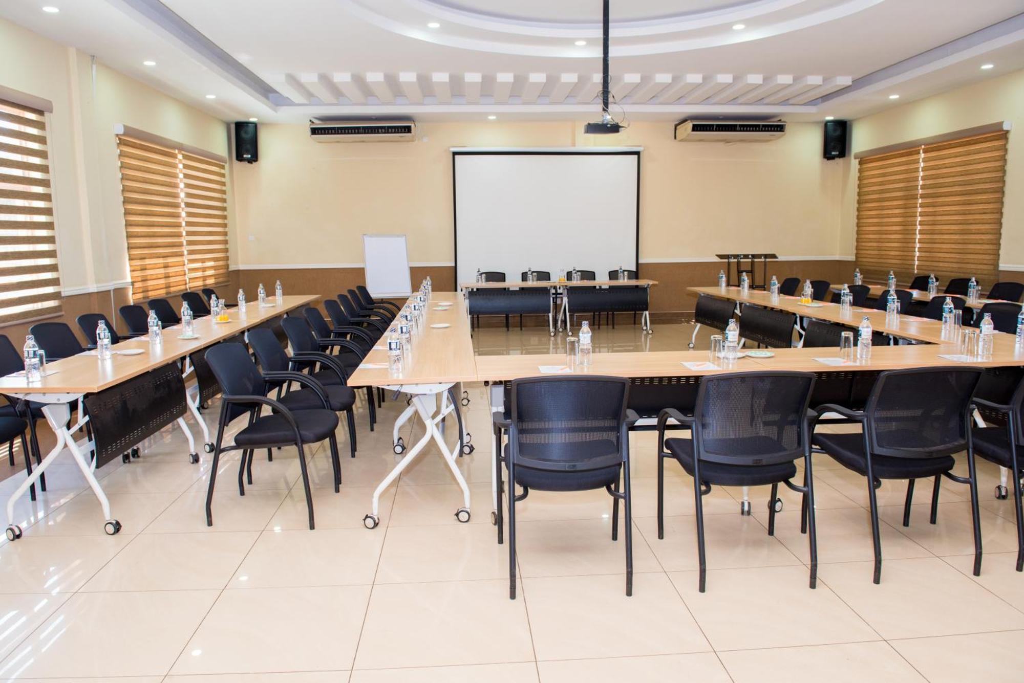 Crossroads Hotel Lilongwe Exterior foto