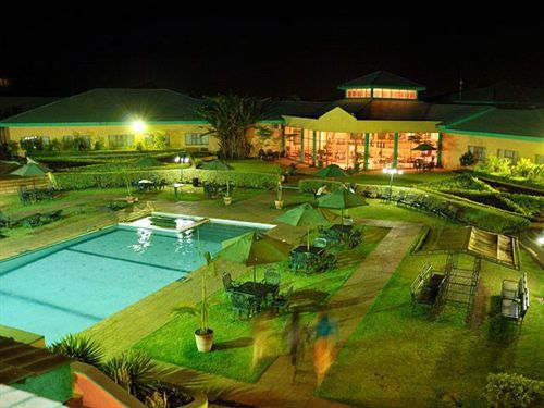 Crossroads Hotel Lilongwe Exterior foto