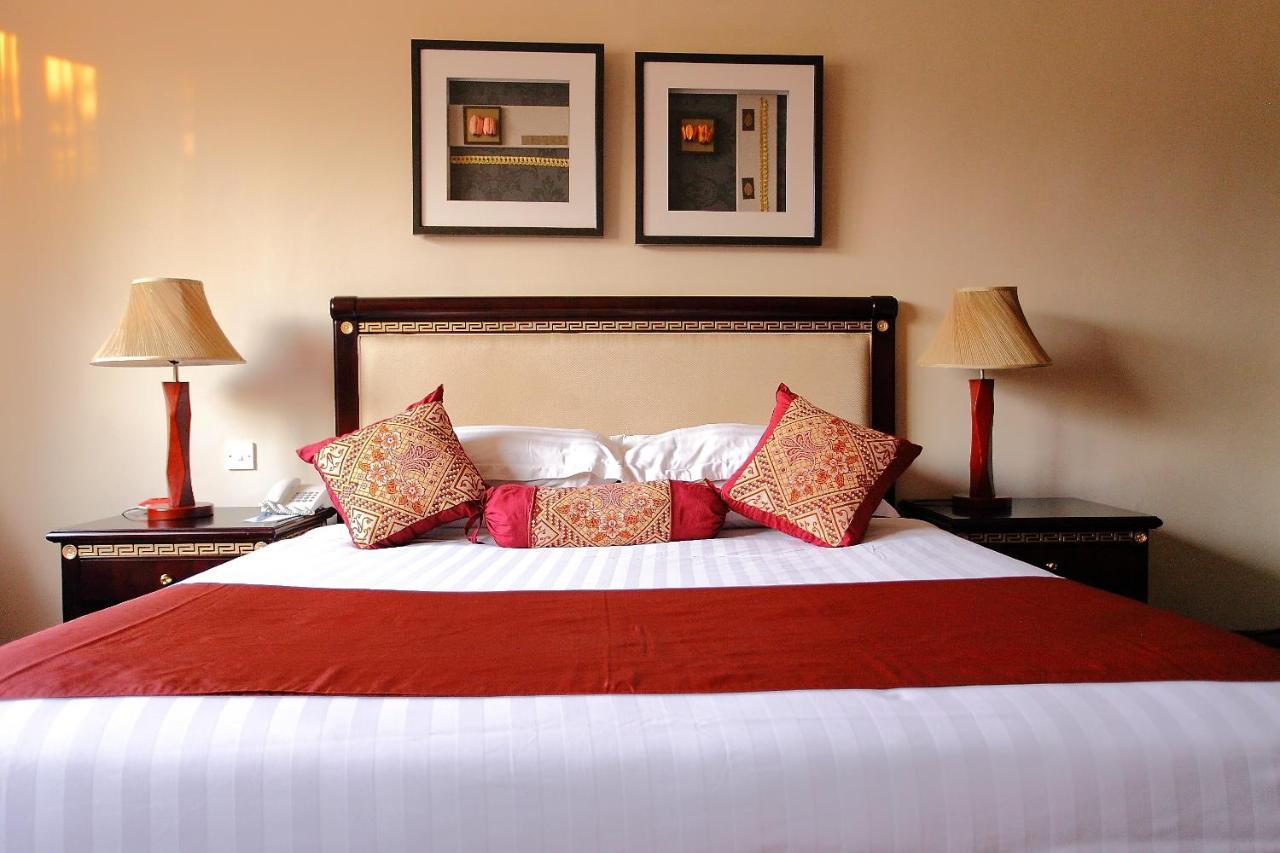 Crossroads Hotel Lilongwe Exterior foto