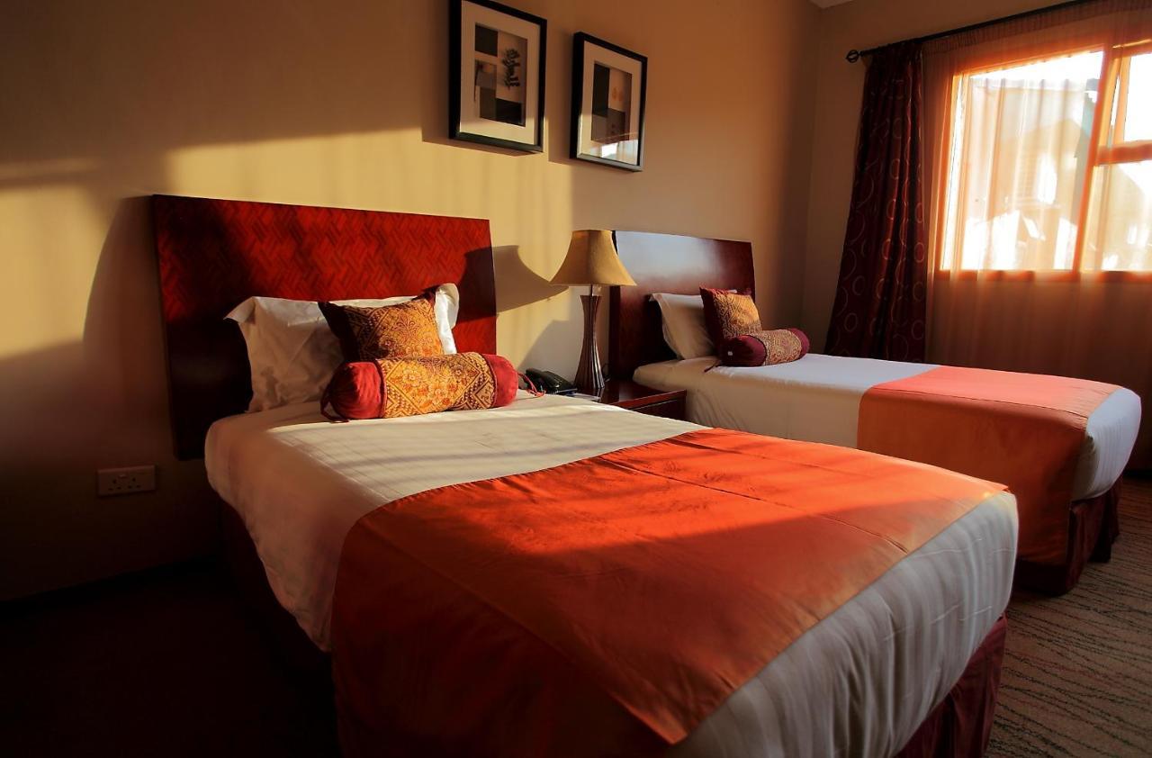 Crossroads Hotel Lilongwe Exterior foto