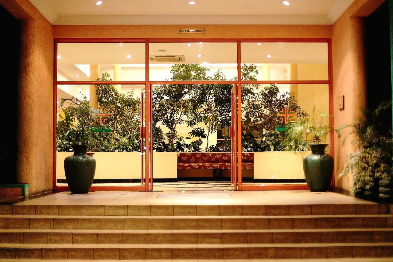 Crossroads Hotel Lilongwe Exterior foto