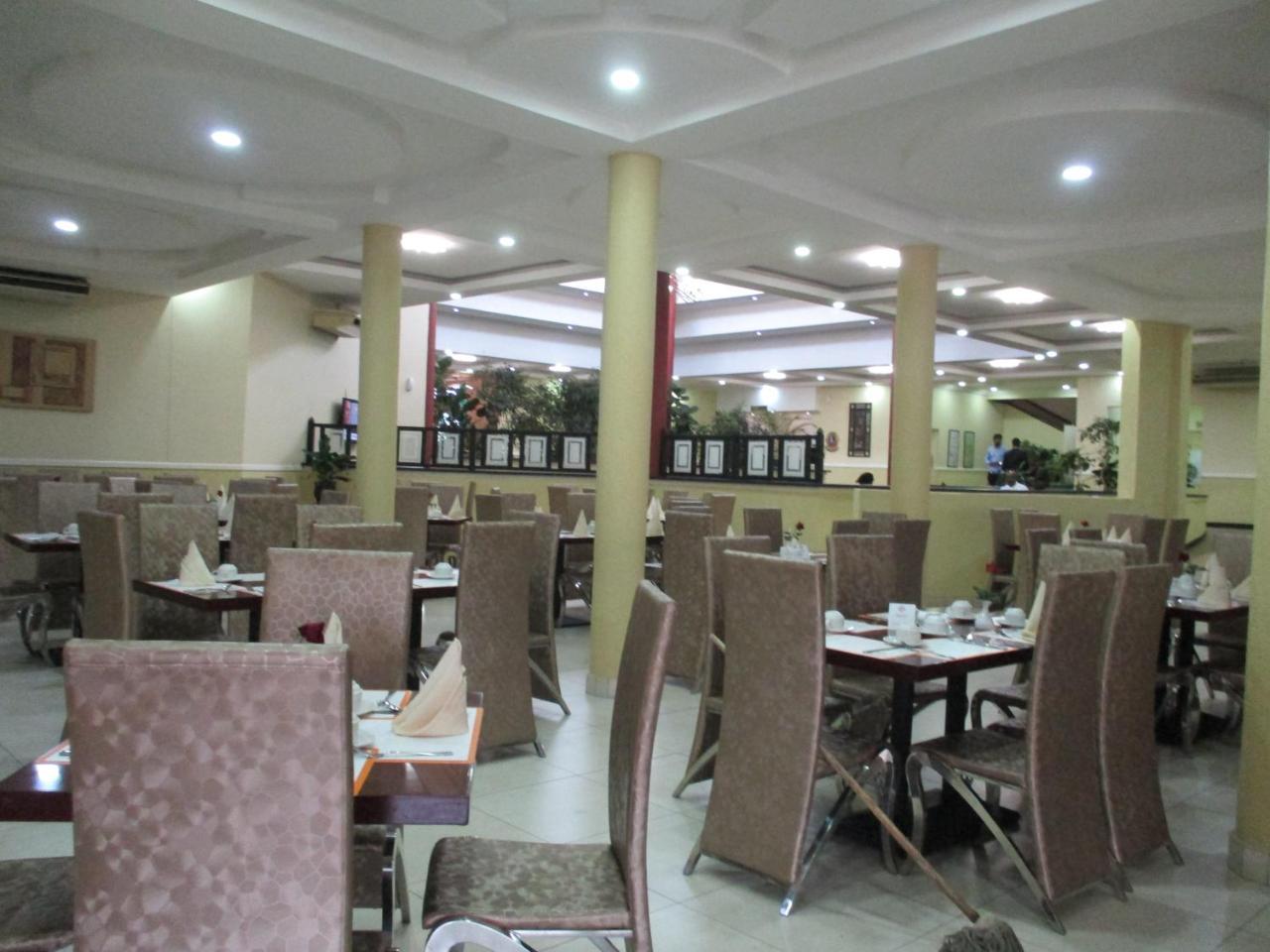 Crossroads Hotel Lilongwe Exterior foto